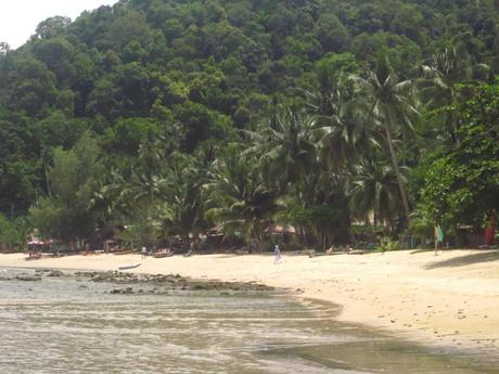 10 lugares de Asia que visitaría una y mil veces más Koh Chang es una isla de fácil acceso, con alojamiento muy barato, preparada para los turistas, pero no está masificada.