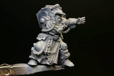 Cómo pintar un Bibliotecario de los Caballeros Grises. Primera parte.