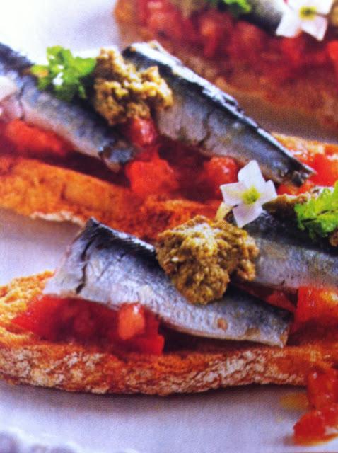 TOSTADITAS CON SARDINITAS