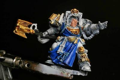 Sombras con Drakenhof Nightshade en la túnica del bibliotecario