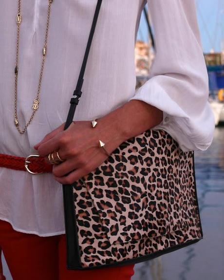 Red loves Leopard Red loves Leopard