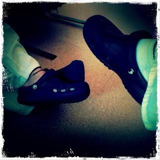 Sin los pies en la tierra.