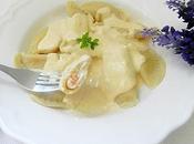 Raviolis caseros rellenos salmón queso fresco salsa