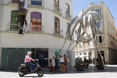 La Diputación de Málaga se compra a sí misma un edificio e instala el Museo Taurino.