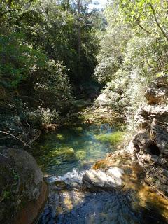 Río y cascada de Les Tosques. La Mussara