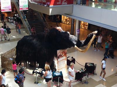 Un mamut en el Maremagnum de Barcelona