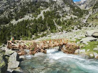 Ascenso al refugi Joan Ventosa i Calvell y ruta por la zona lacustre