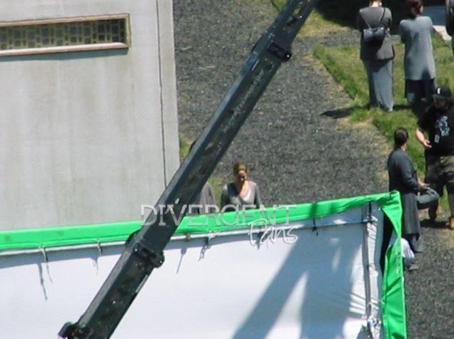 Fotos de Shailene  y  Ansel en Abnegación