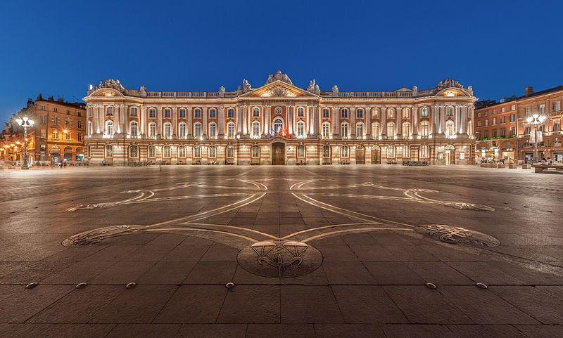 LA CRUZ DEL LANGUEDOC...TOULOUSE...LA PLAZA DEL CAPITOLIO, EN LA RUTA DE LOS CÁTAROS...CUARTA PARADA AL SUR DE FRANCIA...18-08-2013...