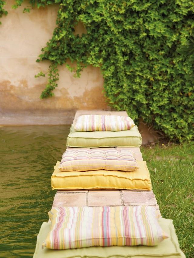 UN PORCHE LLENO DE COLOR