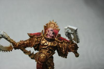 Pintado de la cara y hombreras de Angron