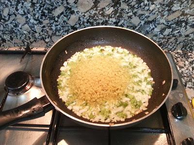 Almejas con conchitas de pasta