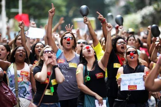 En Brasil crecen los ricos y los pobres: Cantando en la Miseria