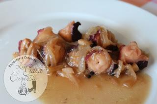 PULPO ENCEBOLLADO