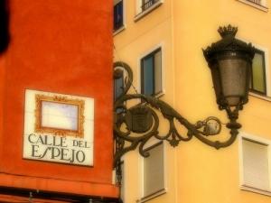 Esquina de la Calle del Espejo en Madrid