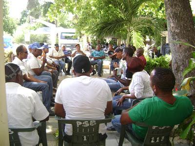 Uveros rechazan intención despojarlos 40% beneficios vino.