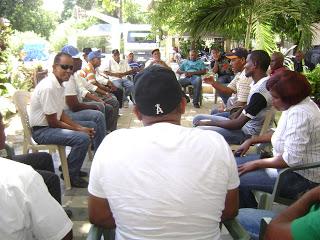 Uveros rechazan intención despojarlos 40% beneficios vino.