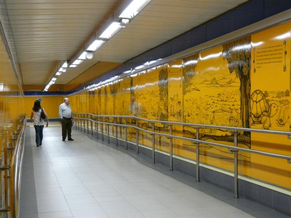 Panel_informativo_yacimiento_fósiles_estación_metro_carpetana
