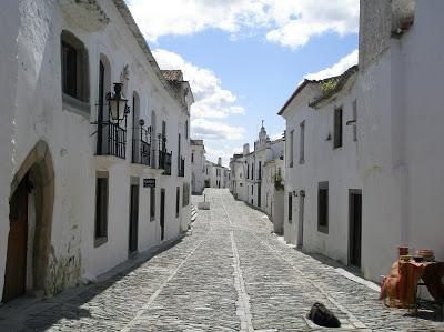 MONSARAZ, LA PIZARRA HECHA ENSUEÑOMoisés Cayetano RosadoQ...