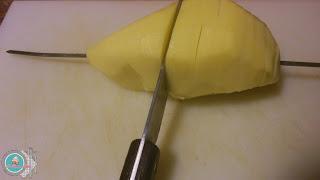 Patatas rellenas de atún y cebolla.