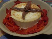 Brócoli  con pavo y salsa de soja // Cazuela de pimientos del piquillo con queso de cabra y anchoas