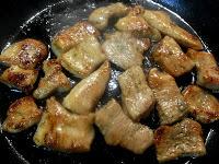 Brócoli  con pavo y salsa de soja // Cazuela de pimientos del piquillo con queso de cabra y anchoas