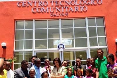 Margarita inaugura en Galván un Centro Tecnológico.