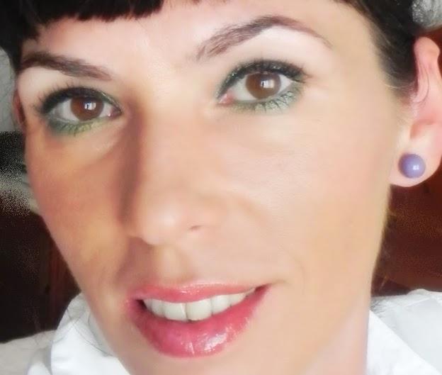 El maquillaje de Yves Rocher: Chuaches, look, consejos.