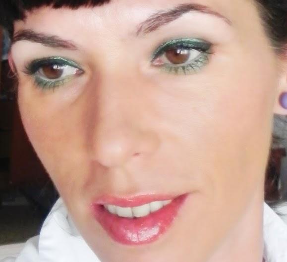 El maquillaje de Yves Rocher: Chuaches, look, consejos.