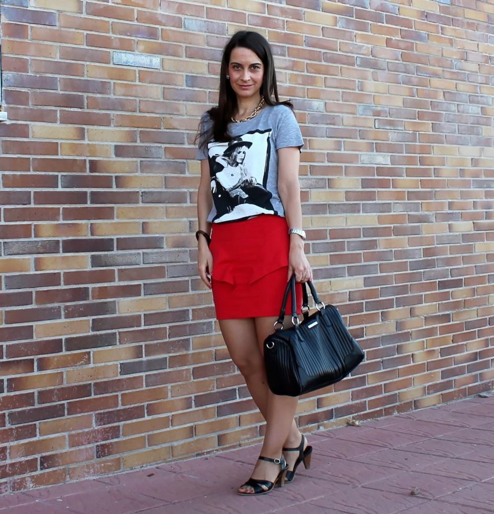 Red skirt and grey tee...