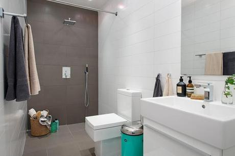 piso bien aprovechado hall integrado en el salón estilo nórdico diseño pisos sin pasillo decoración escandinava blanco decoración diseño espacio abierto decoración diseño de pisos pequeños medianos blog estilo decoración nórdica 