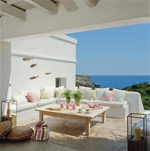 escondidos en el porche