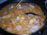 ROSSEJAT o FIDEUA DE FIDEO FINO  CON CALDO ANETO CON SOFRITO