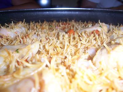 ROSSEJAT o FIDEUA DE FIDEO FINO  CON CALDO ANETO CON SOFRITO