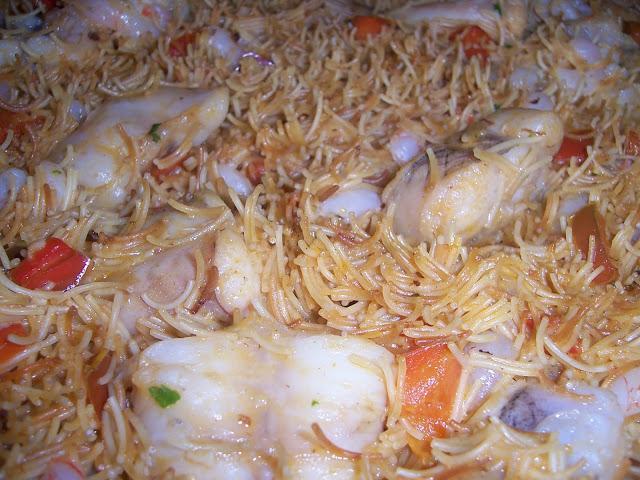 ROSSEJAT o FIDEUA DE FIDEO FINO  CON CALDO ANETO CON SOFRITO