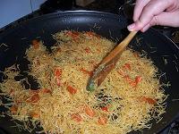 ROSSEJAT o FIDEUA DE FIDEO FINO  CON CALDO ANETO CON SOFRITO