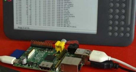 Crea tu propio mini portátil y centro de videojuegos clásicos con Raspberry Pi y un Kindle reciclado