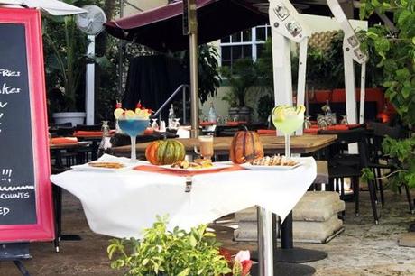 Info para turistas, Buenas propuestas : RestauranteMaya Tapas & Grill en Miami: acepta pesos al cambio oficial