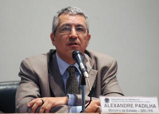 Brasil contratará miles de médicos, cubanos entre ellos