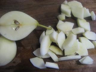 POLLO CONFITADO EN LECHO DE PERAS