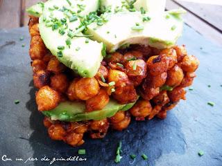 Timbal de garbanzos y aguacates