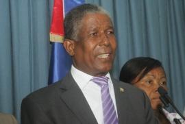 Senador Paula rechaza intención llevaría a quiebra uveros de Neiba