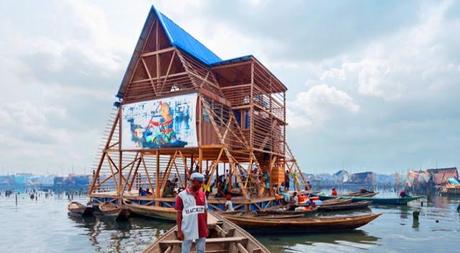 Una escuela flotante y sostenible para Makoko, la Venecia de África