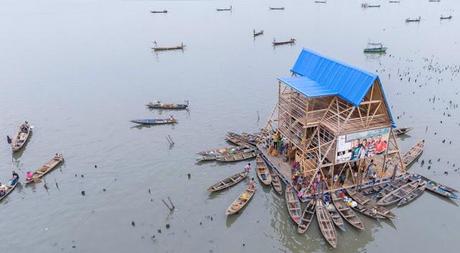 Una escuela flotante y sostenible para Makoko, la Venecia de África