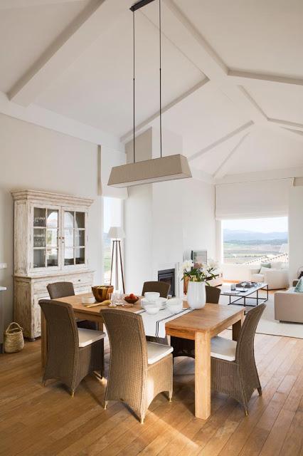 UNA LUMINOSA CASA EN BENALUP