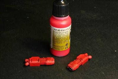 Rojo escarlata sobre las armas de plasma de la Stormraven