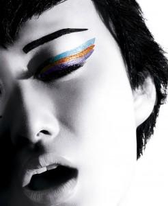 MODELO 1 COLORSHOW LINERS 246x300 Eyeliners COLORSHOW en 10 tonos para conseguir una mirada seductora y femenina  