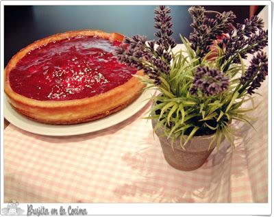Tarta queso, chocolate blanco y moras