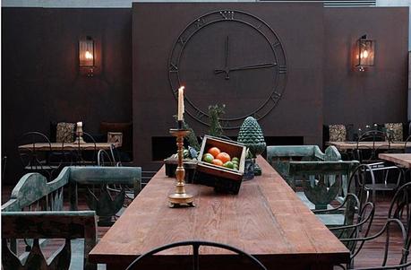 cenando a la luz de las velas en... Barcelona