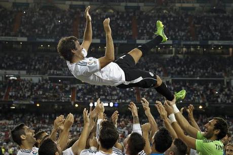 Raúl no evita la guerra civil en el Real Madrid
